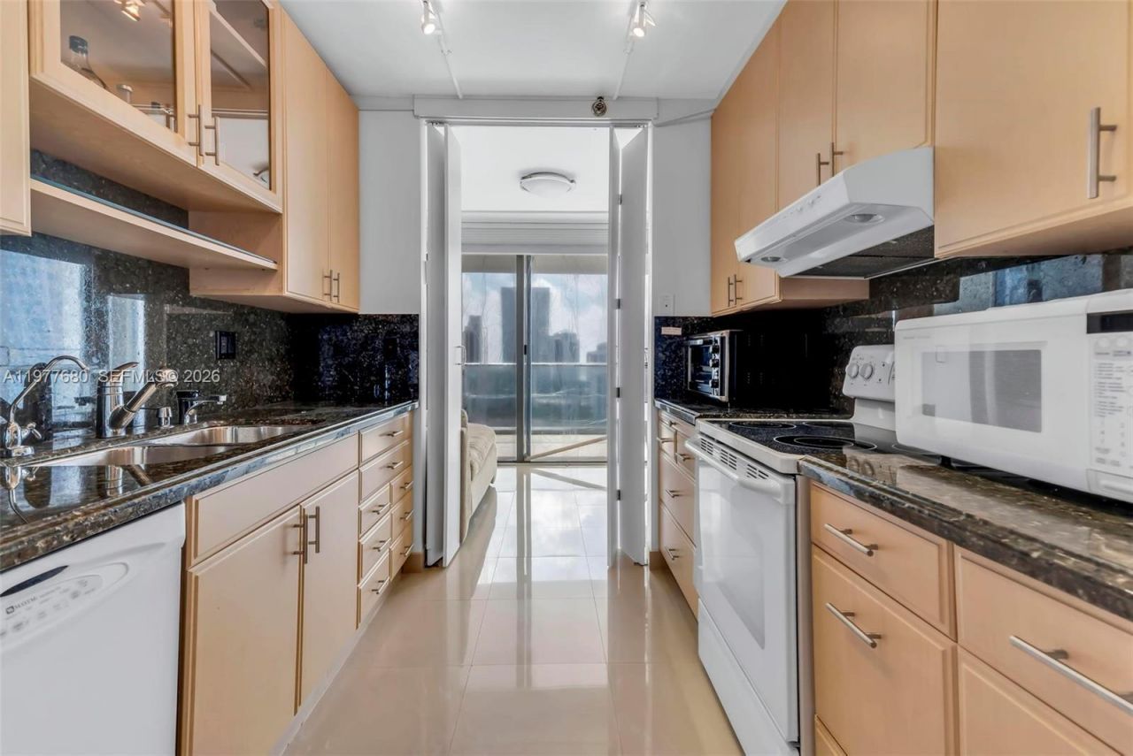 19707 Turnberry Way , Unit 22G, Aventura, FL 33180 Photo