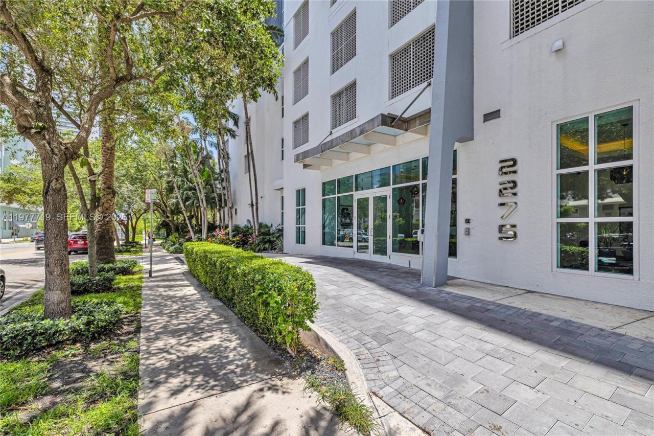 2275 Biscayne Blvd , Unit 504, Miami, FL 33137 Photo