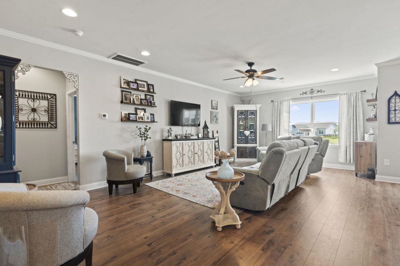 2027 Wilbraham Dr.  Photo 10