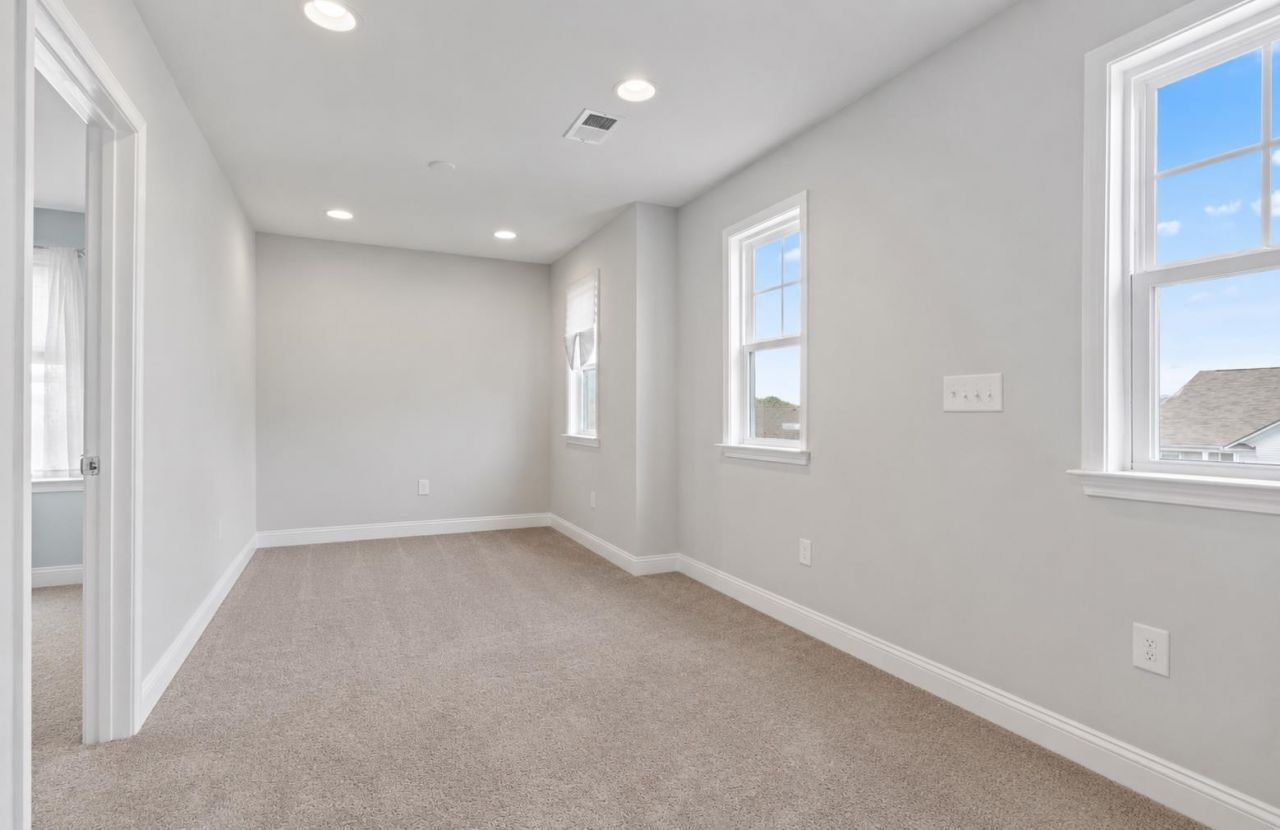2027 Wilbraham Dr. Photo 17