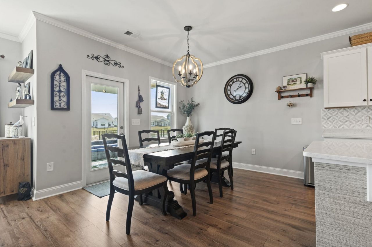 2027 Wilbraham Dr.  Photo 9