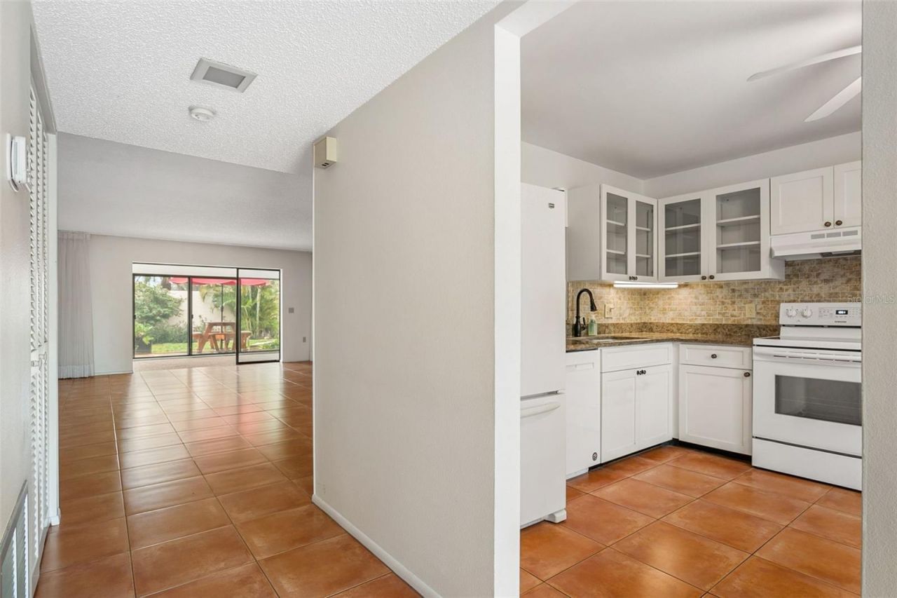 509 Lakeside Drive, Unit 509, Bradenton, FL 34210 Photo