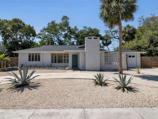 2019 CHIPPAWA PLACE, SARASOTA, FL 34234