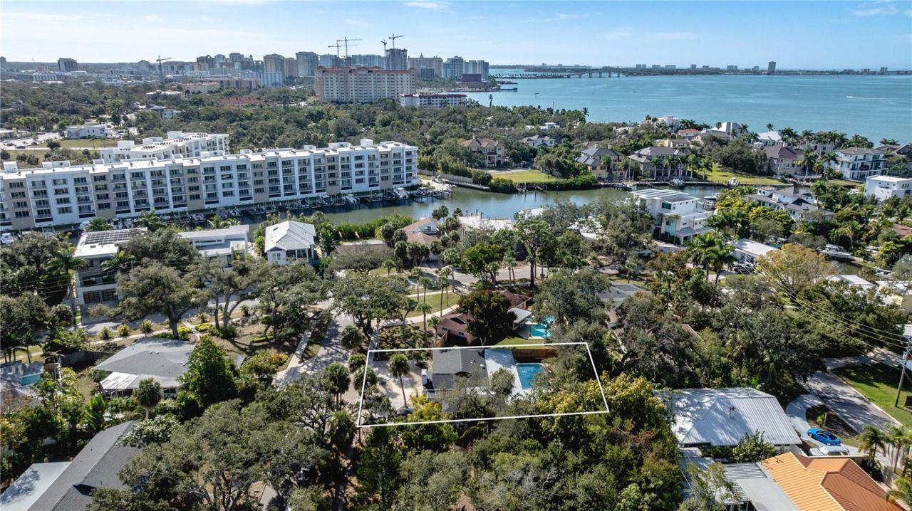 2019 Chippawa Place, Sarasota, FL 34234 Photo