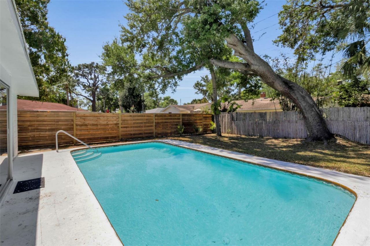 2019 Chippawa Place, Sarasota, FL 34234 Photo