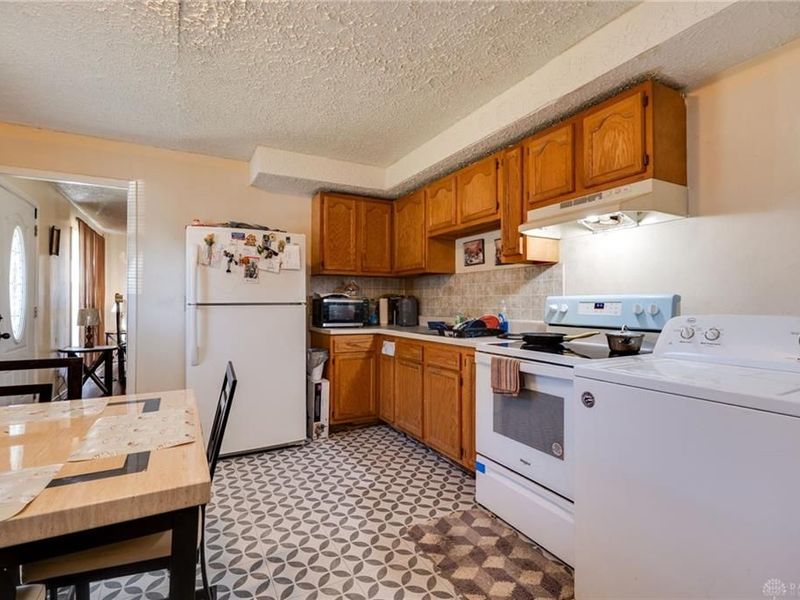 204 Bassett Drive, Springfield, OH 45506 Photo 14