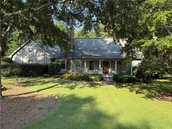 958 Sweet Briar Trail SE, Conyers, GA 30094