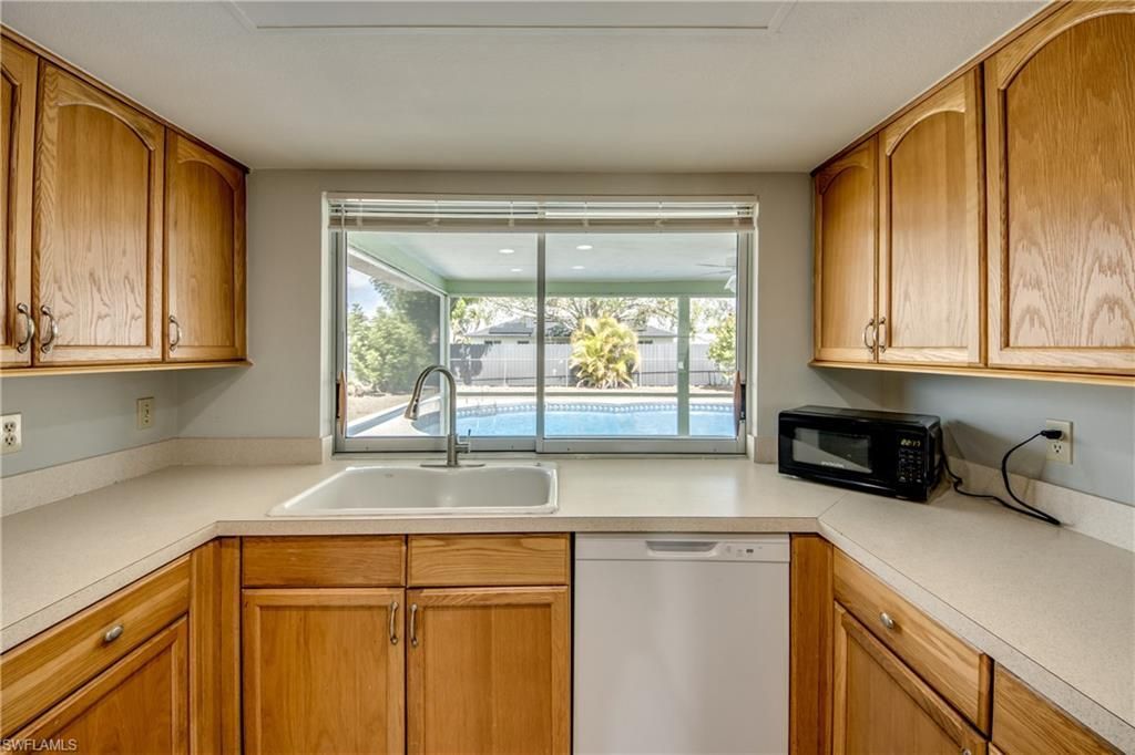 703 SE 33rd St, Cape Coral, FL 33904 Photo