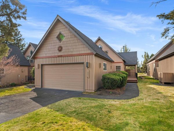 1845 Cinnamon Teal Drive, Redmond, OR 97756