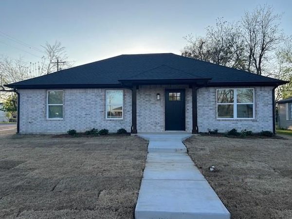 201 N Pecan Street, Whitesboro, TX 76273