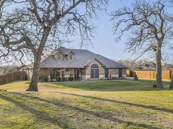 104 Smokey Branch, Weatherford, TX 76085