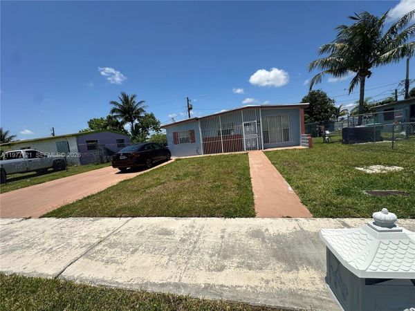 10761 SW 221st St , Miami, FL 33170