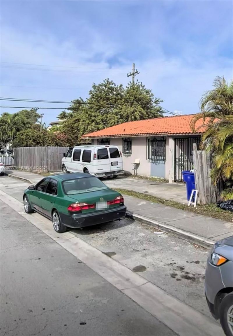 960 SW 13th Ct , Miami, FL 33135 Photo