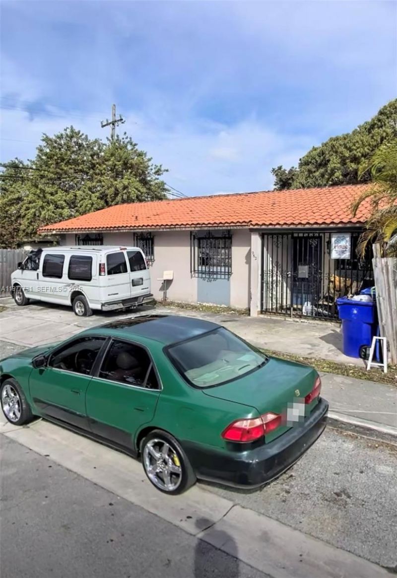 960 SW 13th Ct , Miami, FL 33135 Photo