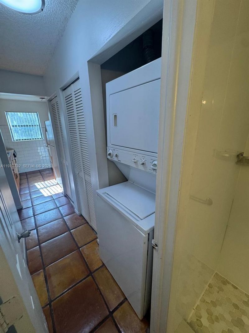 6031 Shakerwood Cir, Unit 201, Tamarac, FL 33319 Photo