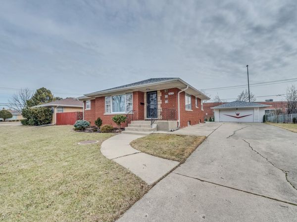 8837 Oketo Avenue , Morton Grove, IL 60053