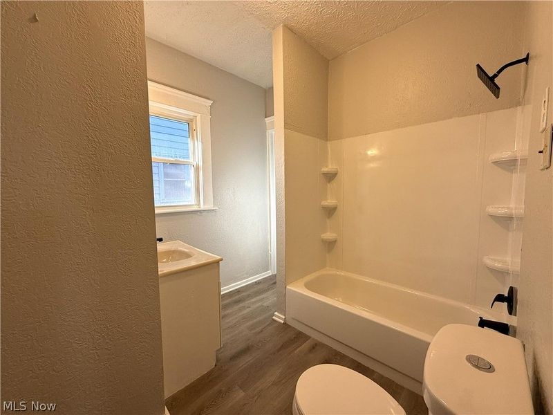 295 Grove Street, Akron, OH 44302 Photo 12