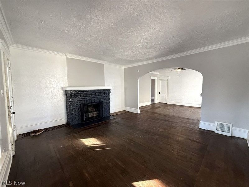 295 Grove Street, Akron, OH 44302 Photo 4