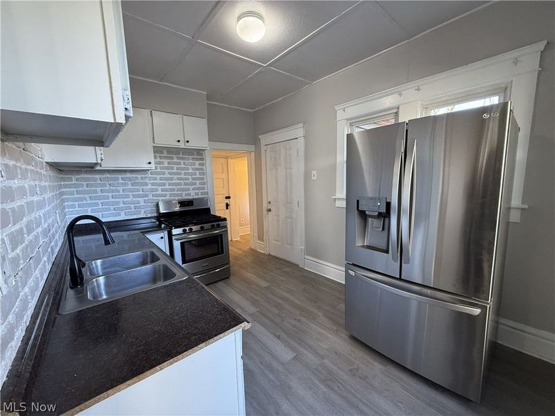 295 Grove Street, Akron, OH 44302 Photo 8