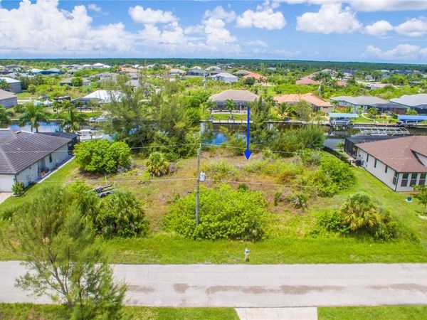 8088 ANTWERP CIRCLE , PORT CHARLOTTE, FL 33981