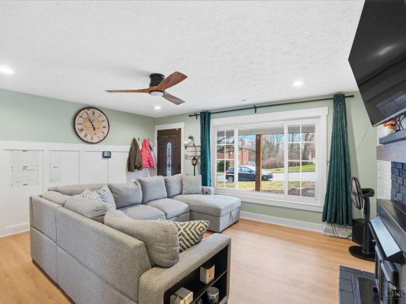 107 Cowan Drive, Mason, OH 45040 Photo 2