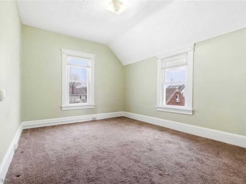 2112 Iris Court NW, Canton, OH 44709 Photo 10