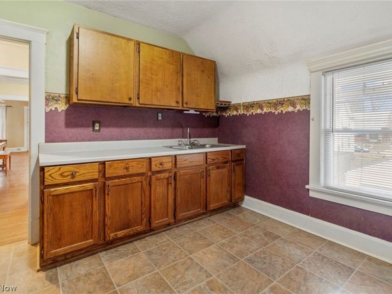 2112 Iris Court NW, Canton, OH 44709 Photo 11