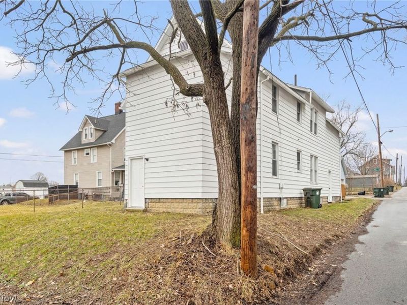 2112 Iris Court NW, Canton, OH 44709 Photo 26