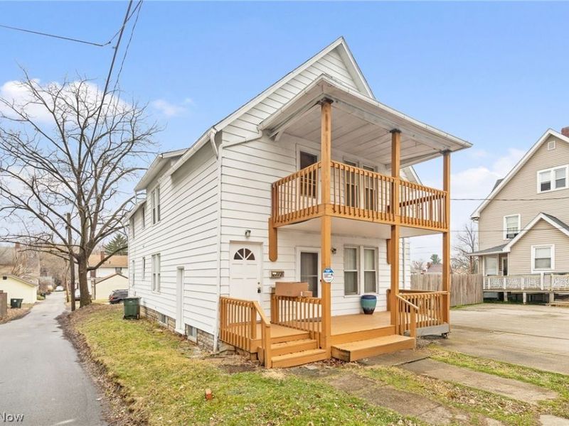 2112 Iris Court NW, Canton, OH 44709 Photo 3