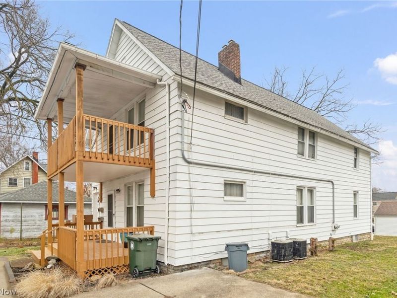 2112 Iris Court NW, Canton, OH 44709 Photo 4