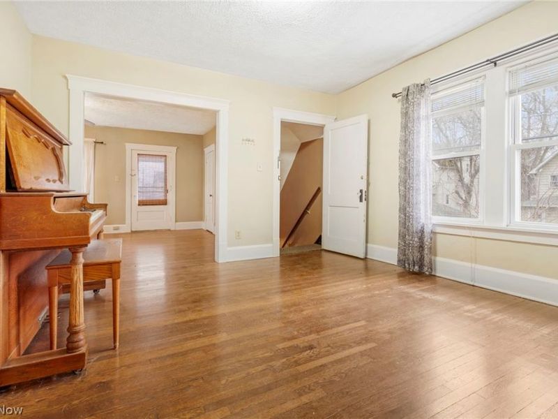 2112 Iris Court NW, Canton, OH 44709 Photo 6