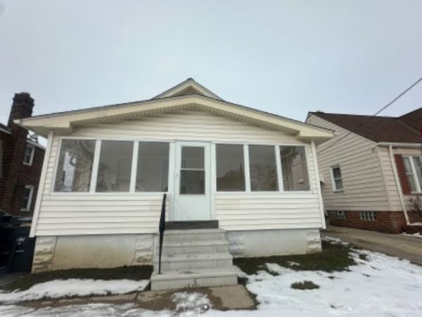 8221 Grand Division Avenue, Cleveland, OH 44125