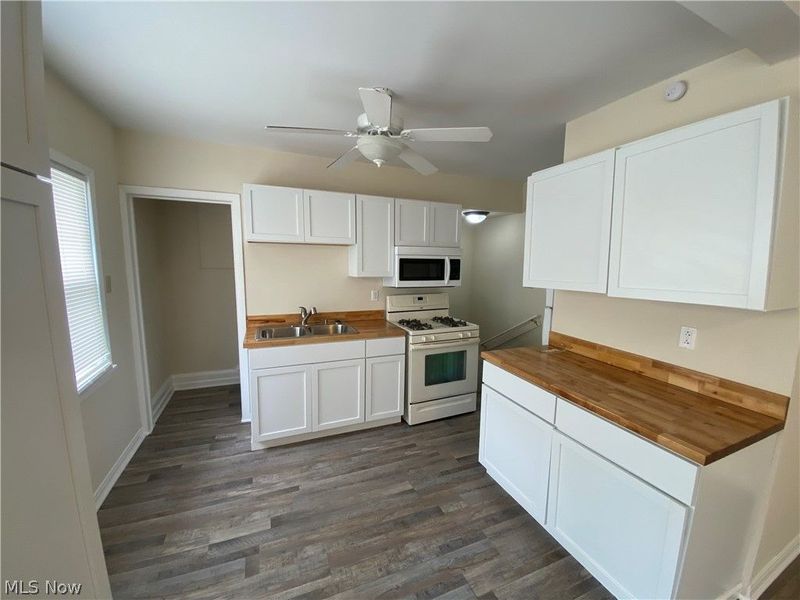 8221 Grand Division Avenue, Cleveland, OH 44125 Photo 6