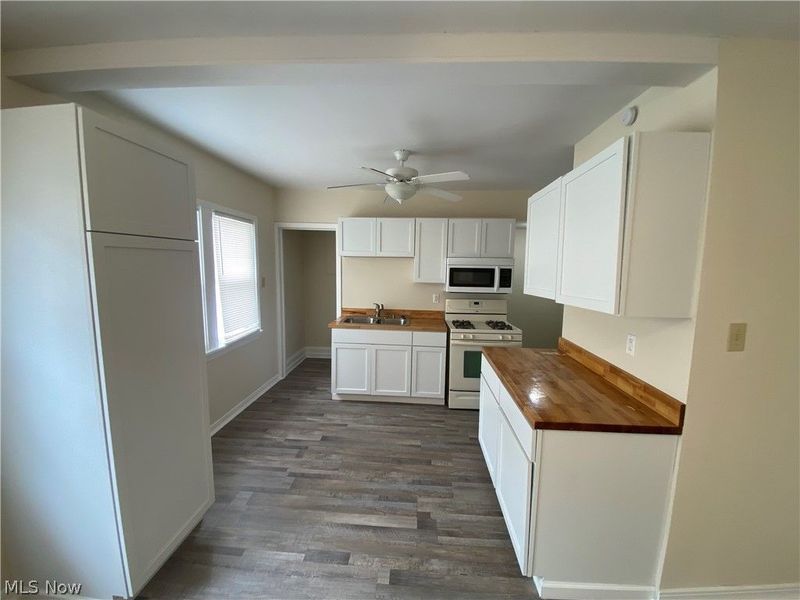 8221 Grand Division Avenue, Cleveland, OH 44125 Photo 8