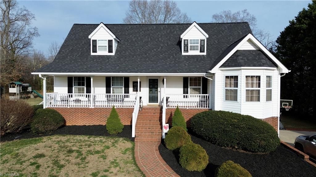 4003 Daisy Drive, Hamptonville, NC 27020 Main Photo