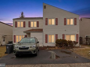 6 PENNINGTON LANE, QUAKERTOWN, PA 18951