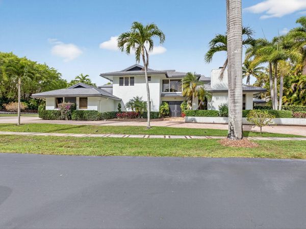 19787 Oakbrook Circle, Boca Raton, FL 33434