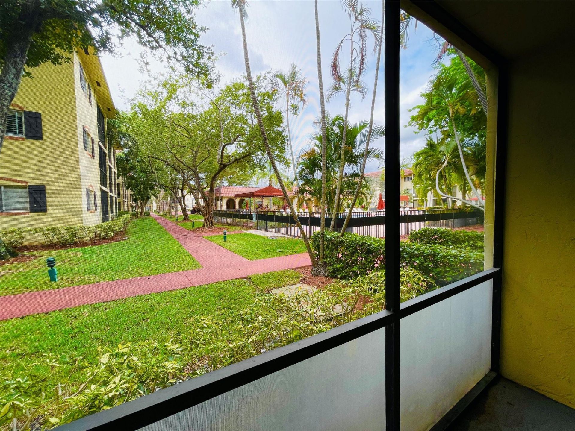257 S Cypress Road, Unit 414, Pompano Beach, FL 33060 Photo