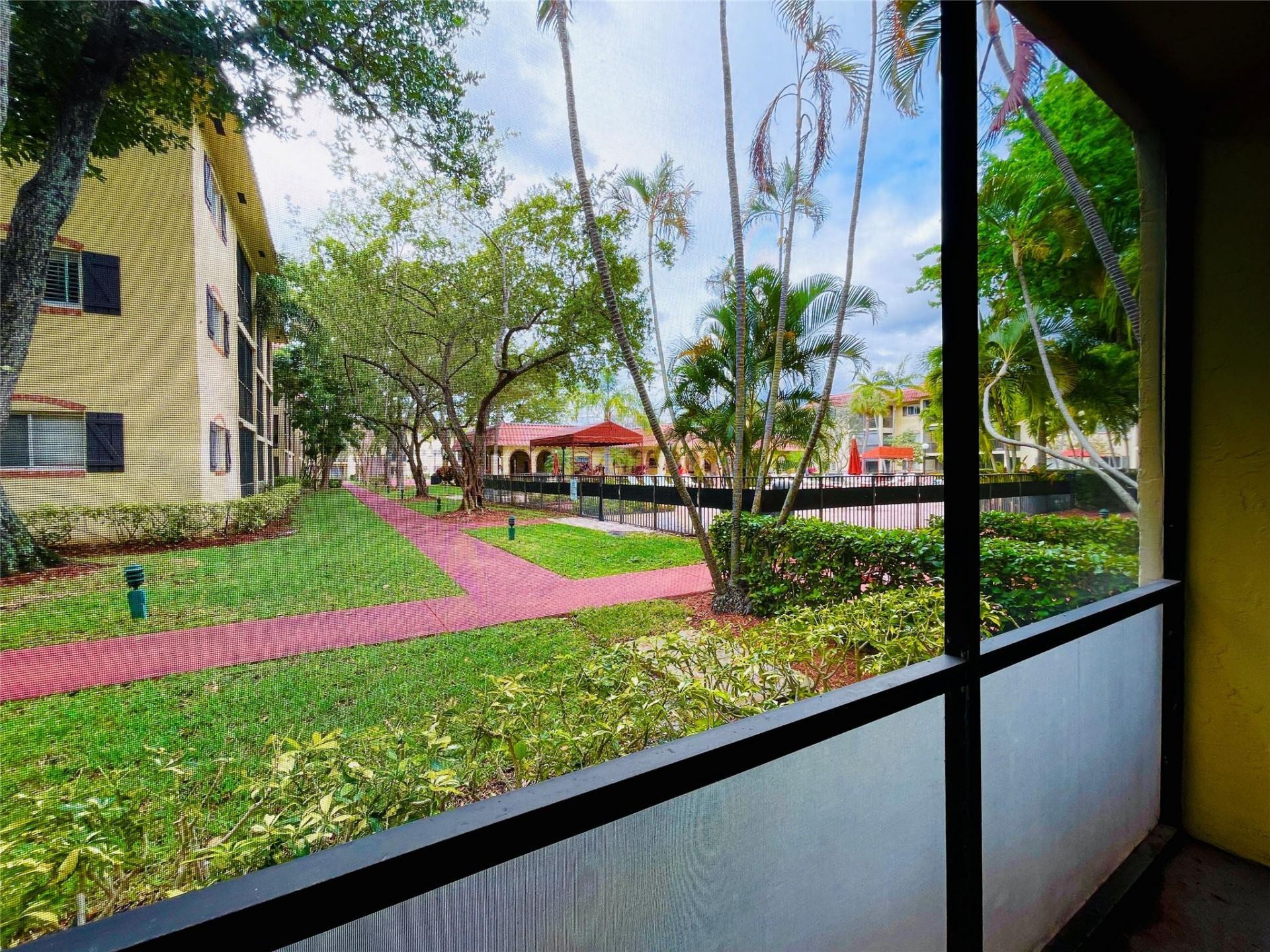 257 S Cypress Road, Unit 414, Pompano Beach, FL 33060 Photo