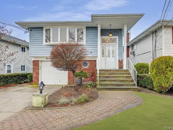 98 Union Place, Lynbrook, NY 11563