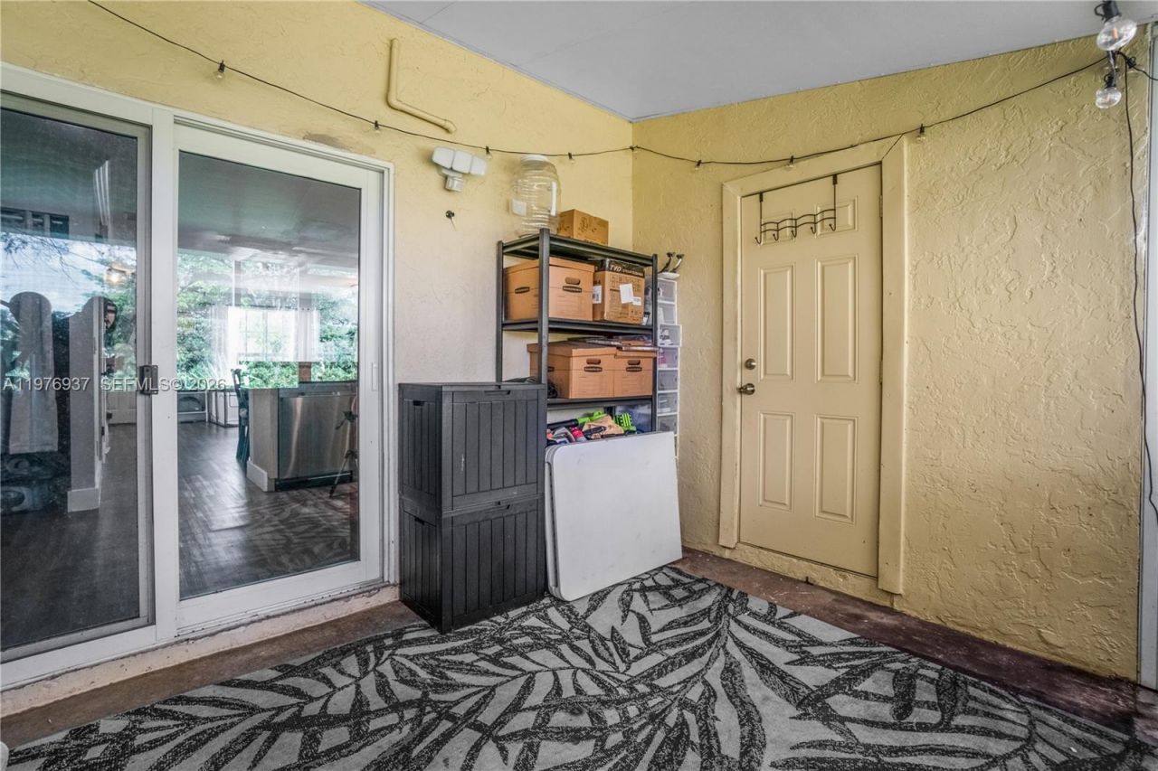 2929 Dorchester Ln , Cooper City, FL 33026 Photo