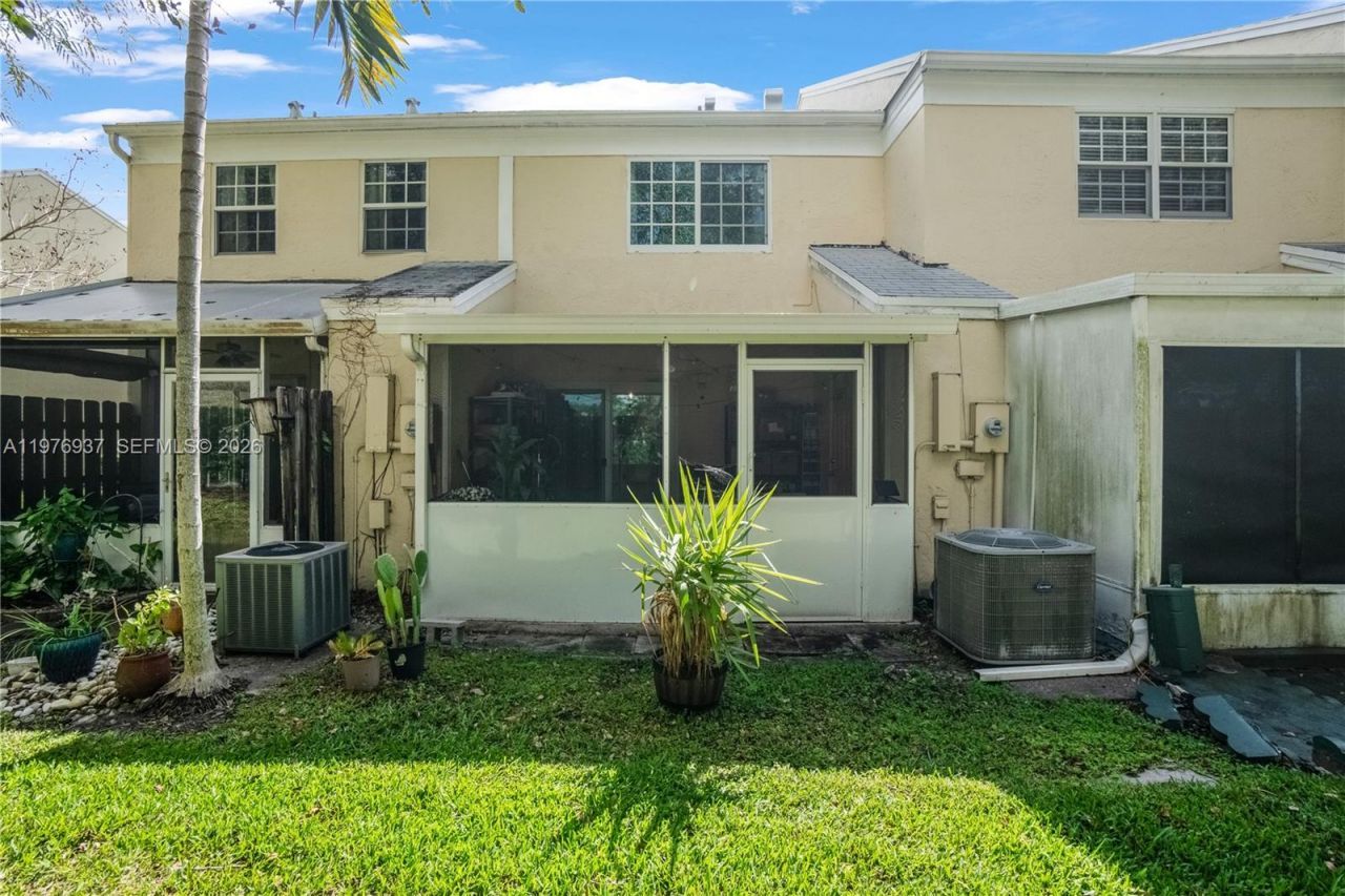 2929 Dorchester Ln , Cooper City, FL 33026 Photo