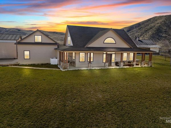 27 Waverly Drive, Horseshoe Bend, ID 83629