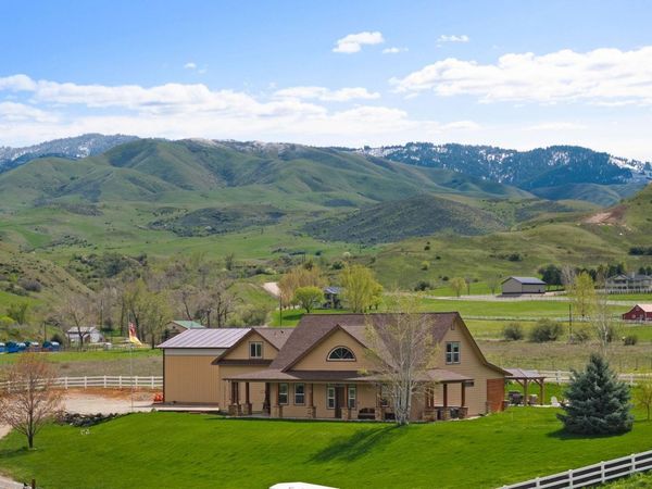 27 Waverly Drive, Horseshoe Bend, ID 83629