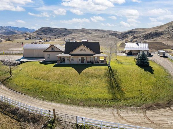 27 Waverly Drive, Horseshoe Bend, ID 83629