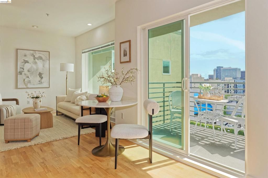 371 30th Street, Unit 404, Oakland, CA 94609 Main Photo