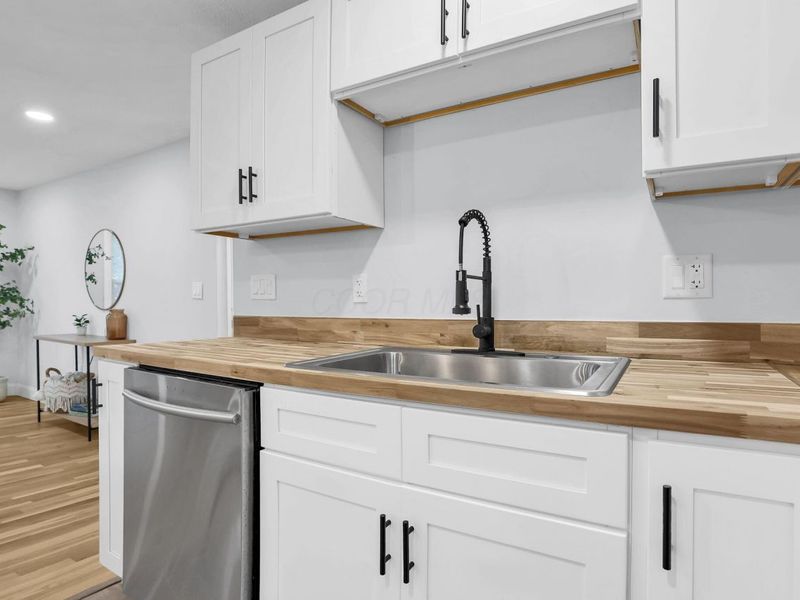 1421 Bosworth Place, Columbus, OH 43229 Photo 8