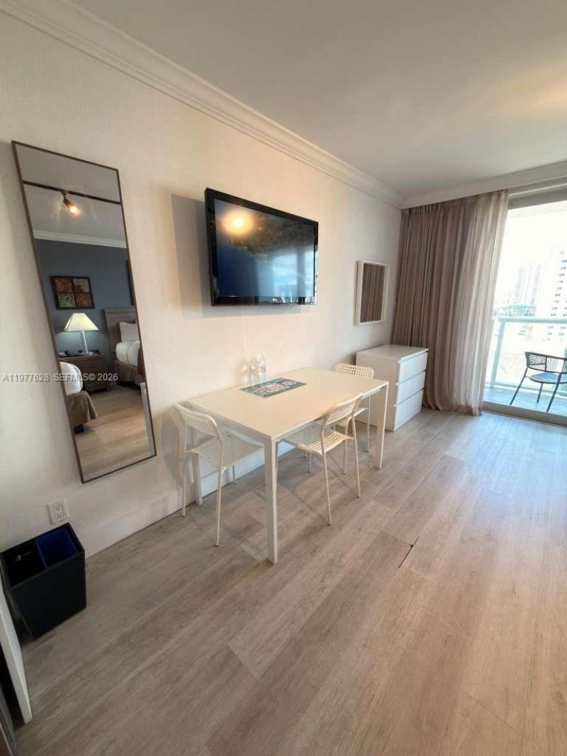 19201 Collins Ave , Unit 933, Sunny Isles Beach, FL 33160 Photo