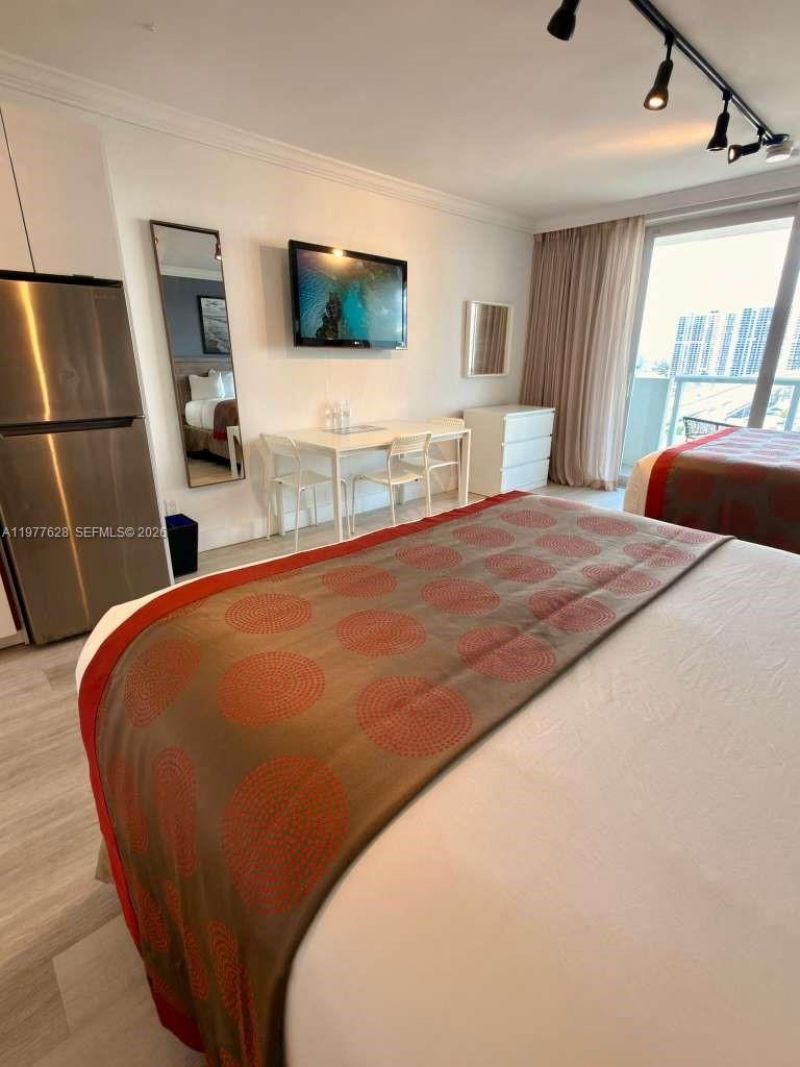 19201 Collins Ave , Unit 933, Sunny Isles Beach, FL 33160 Photo