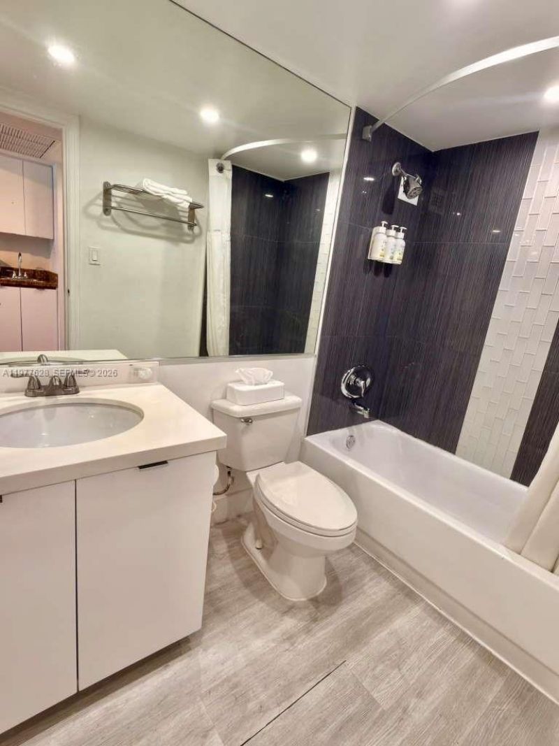 19201 Collins Ave , Unit 933, Sunny Isles Beach, FL 33160 Photo